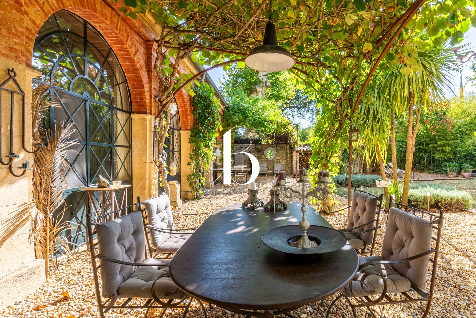 Maison 220m² — Uzès