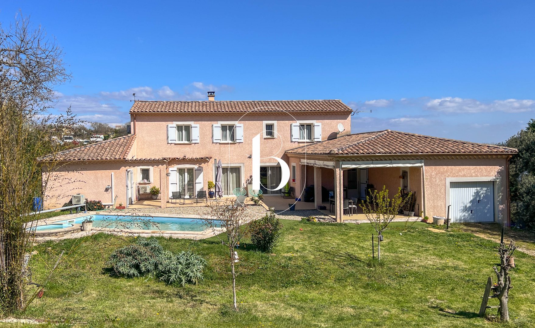 Maison 240m² — Salazac