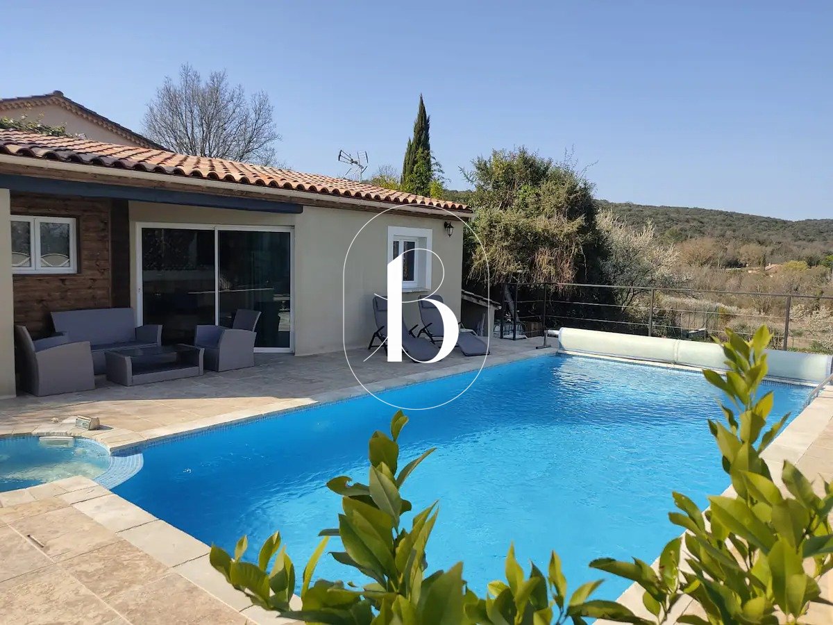 Maison 215m² — Saint-Just-et-Vacquières