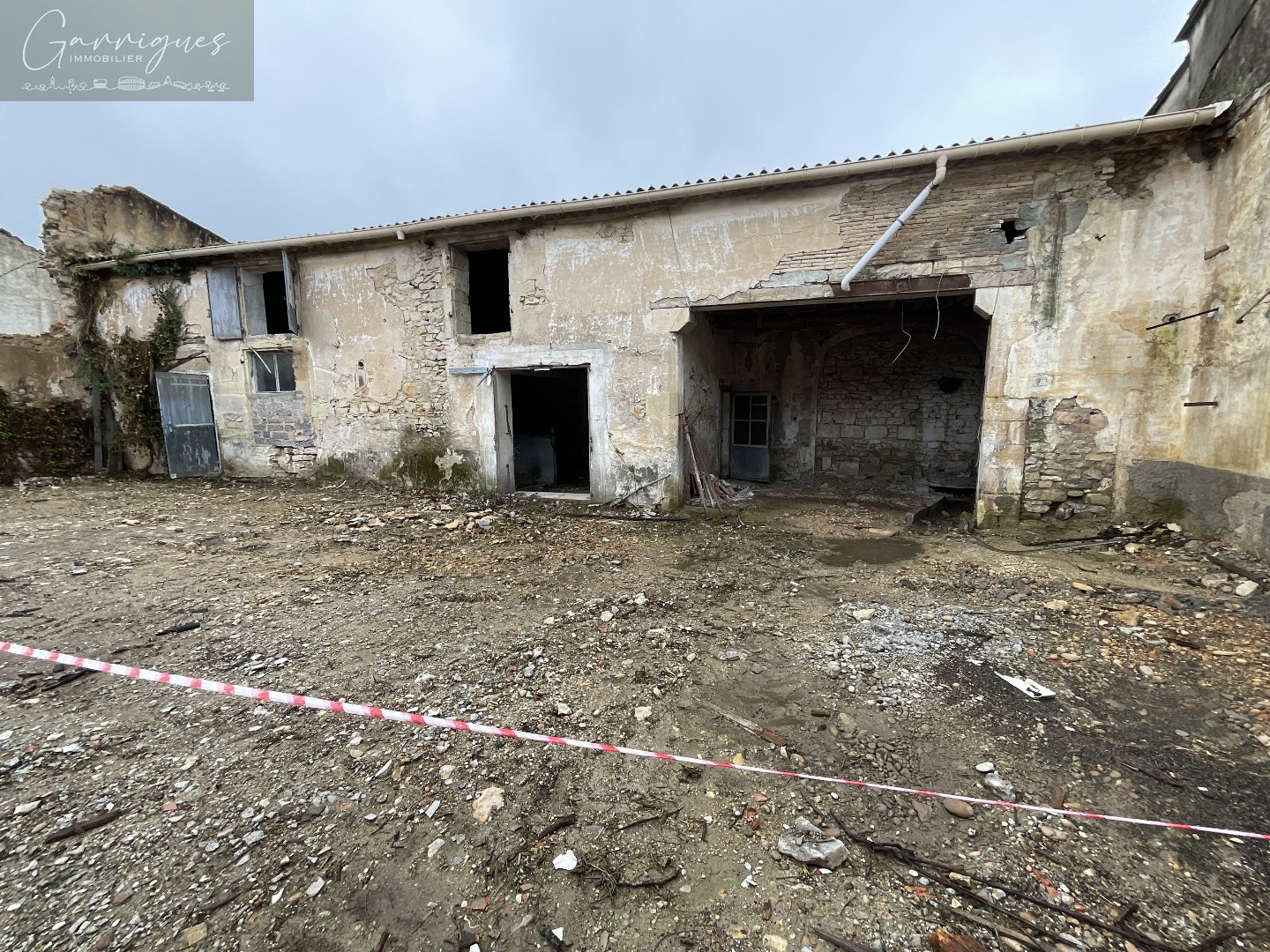 Remise en pierre