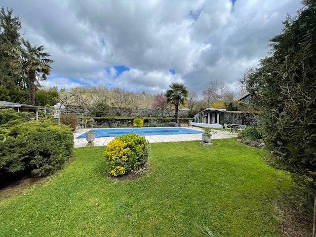 Maison 265m² — Castelnau-Durban