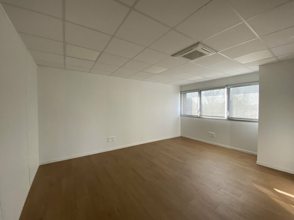 A louer Bureaux 160 m² Cugnaux