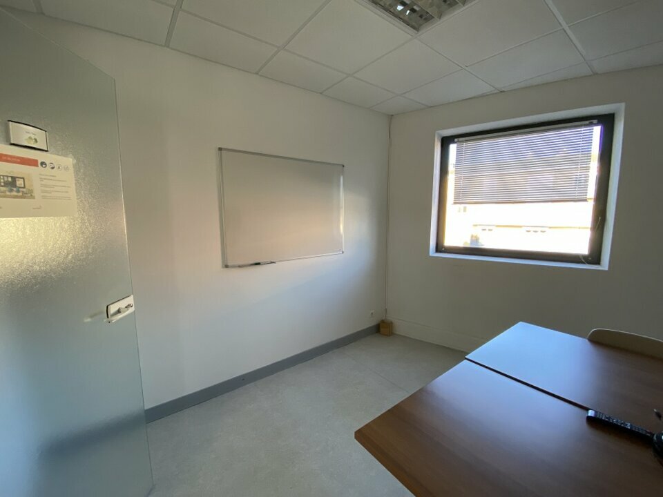 A louer Bureaux 186 m² Auradé