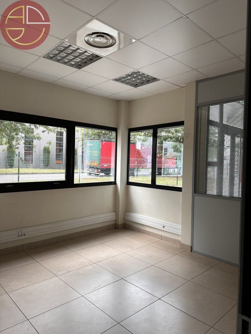 A louer Entrepôt 4 582 m² Bouloc