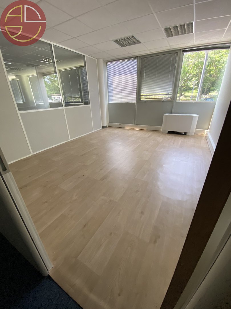 A louer Bureaux 290 m² Labège