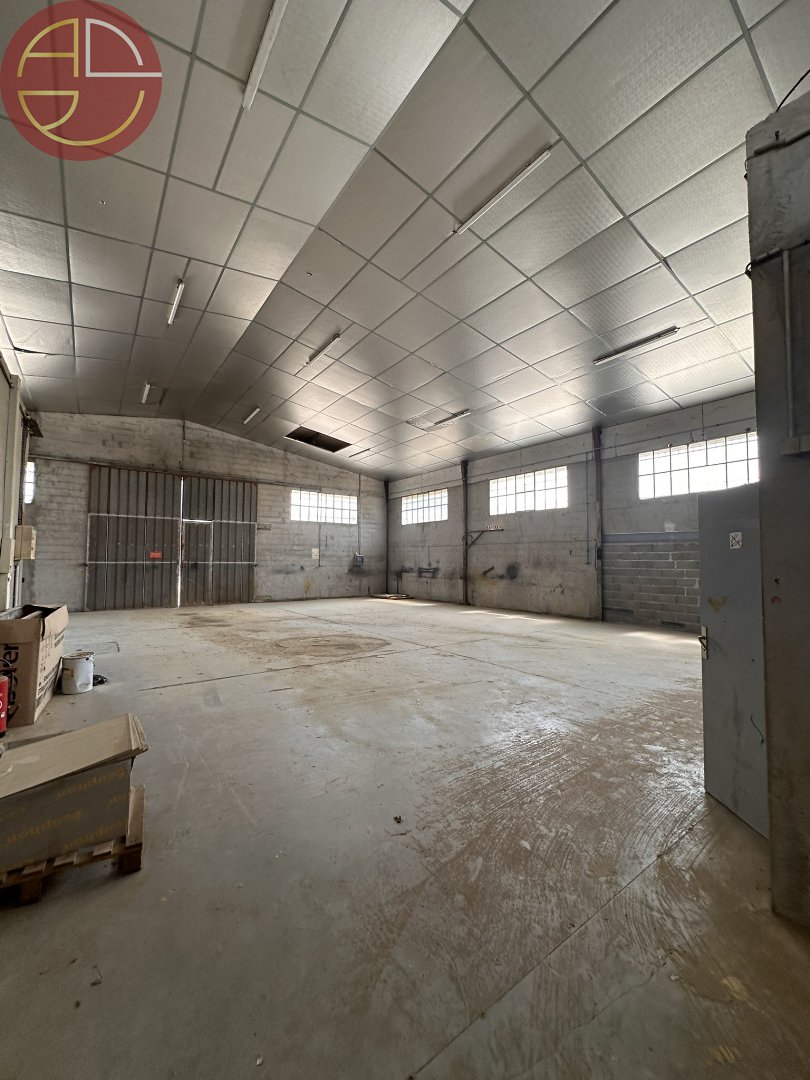 A louer Entrepôt 585 m² Goyrans