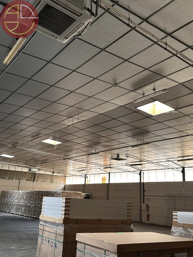 A louer Entrepôt 1 100 m² Eaunes