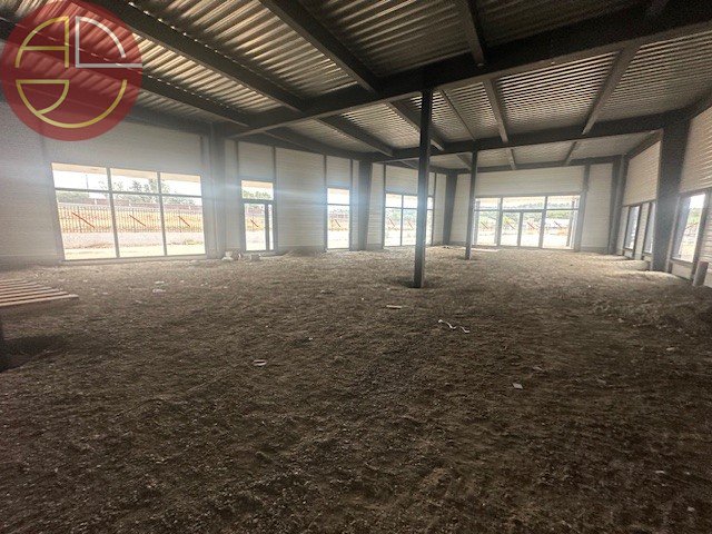 A louer Local commercial  2 000 m² - Divisible - Goyrans