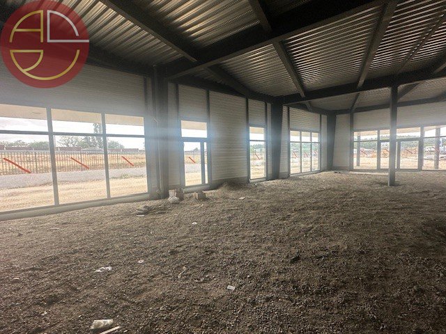 A louer Local commercial  1 000 m² Goyrans
