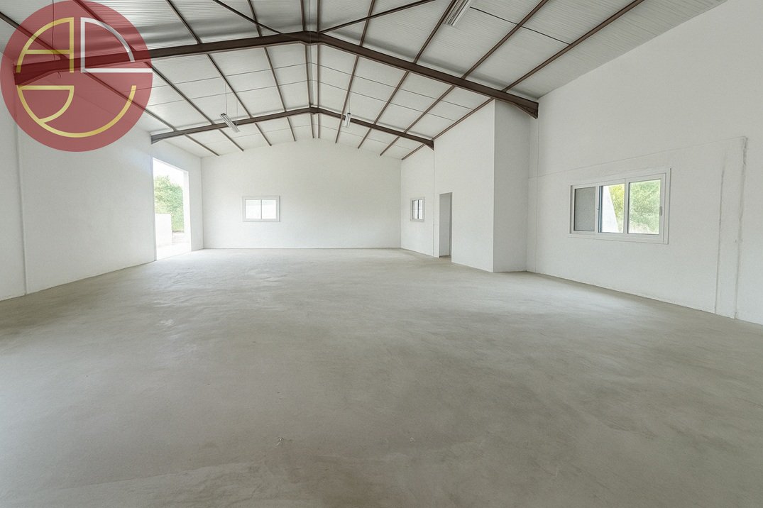 A louer Entrepôt 333 m² Goyrans