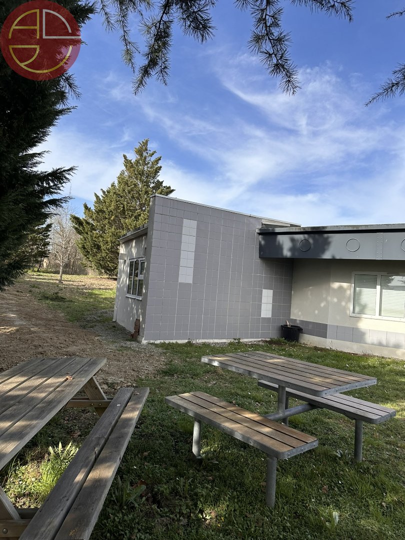 A vendre Entrepôt 380 m² Saint-Jean