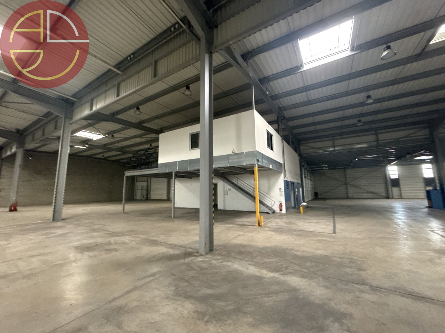 A vendre Entrepôt 4 100 m² Plaisance-du-Touch