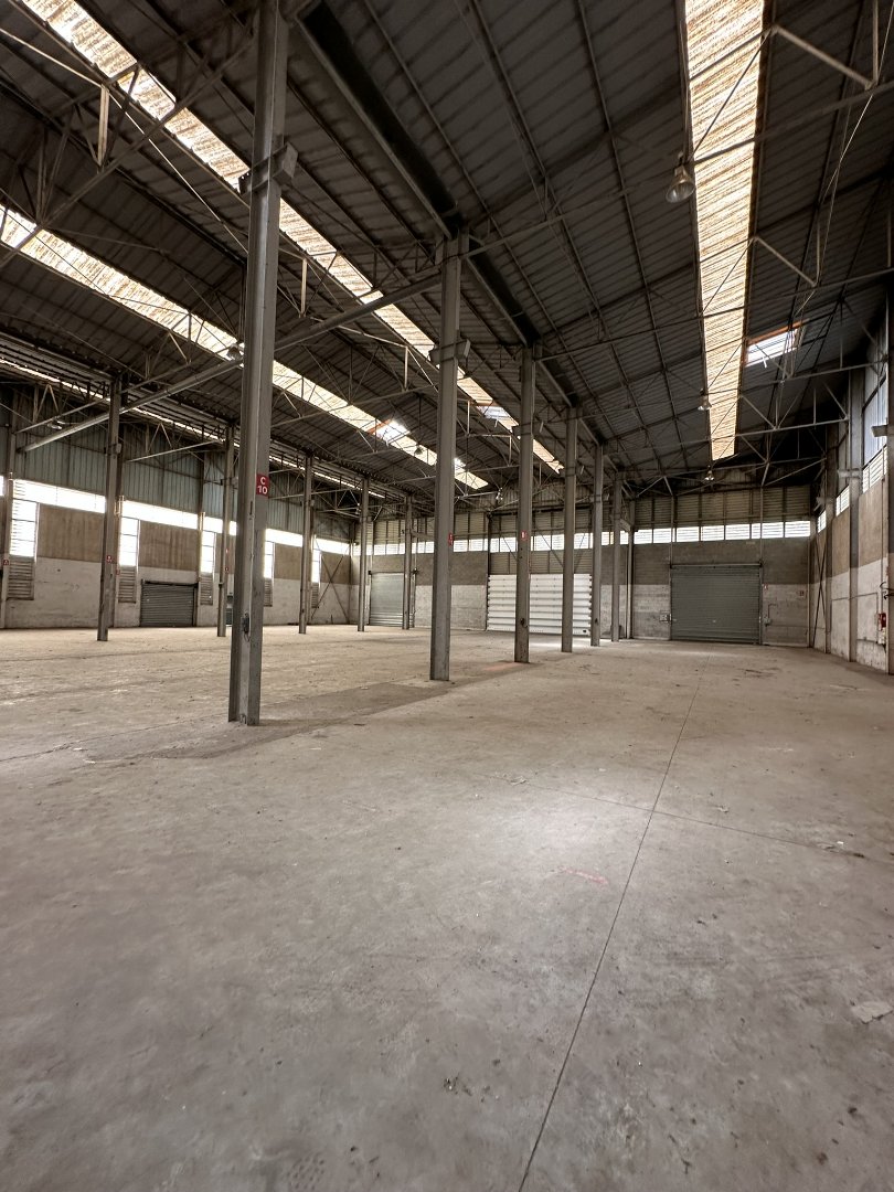 A vendre Entrepôt 3 196 m² Toulouse