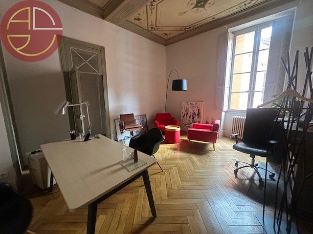 TOULOUSE HYPERCENTRE - A LOUER 184M² DE BUREAUX.