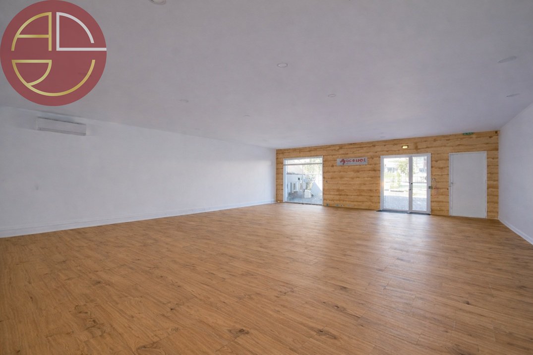 A vendre Local commercial  485 m² Plaisance-du-Touch