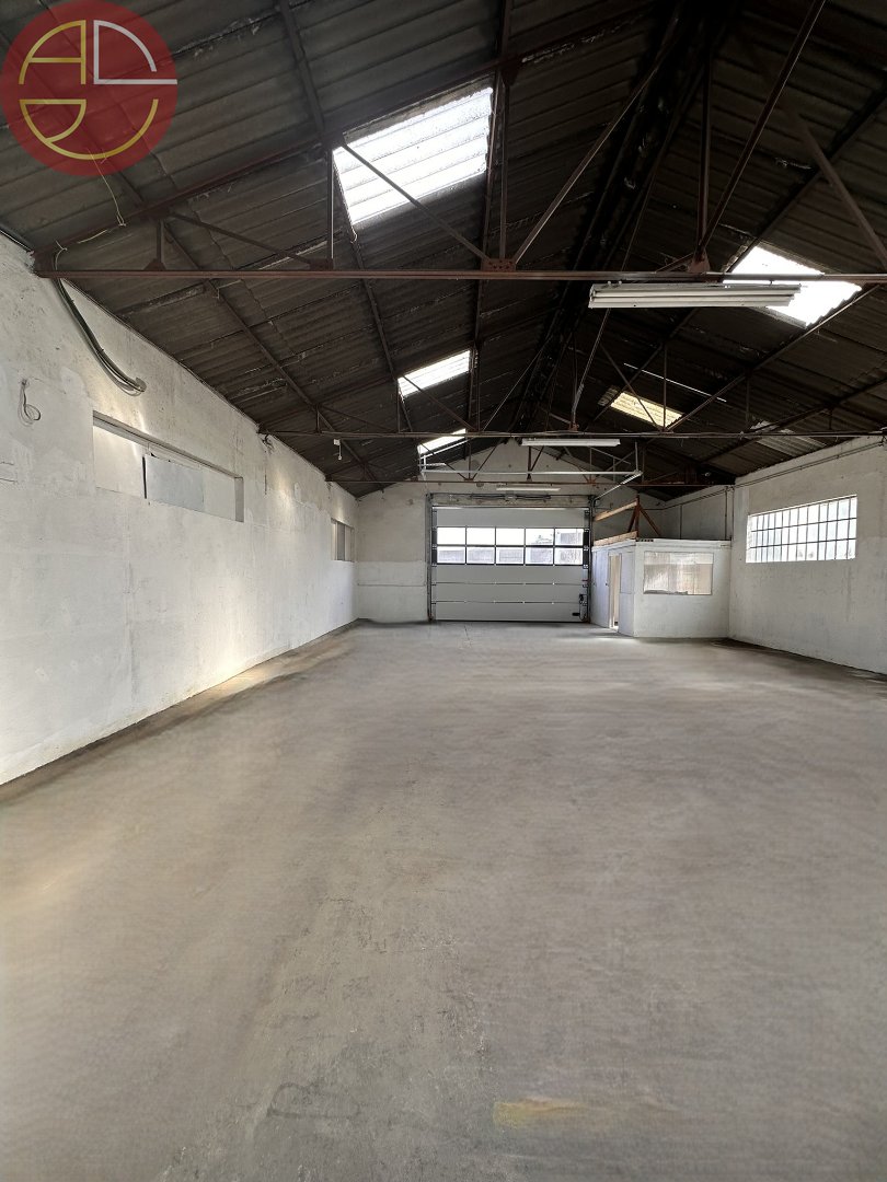 A louer Entrepôt 220 m² Goyrans
