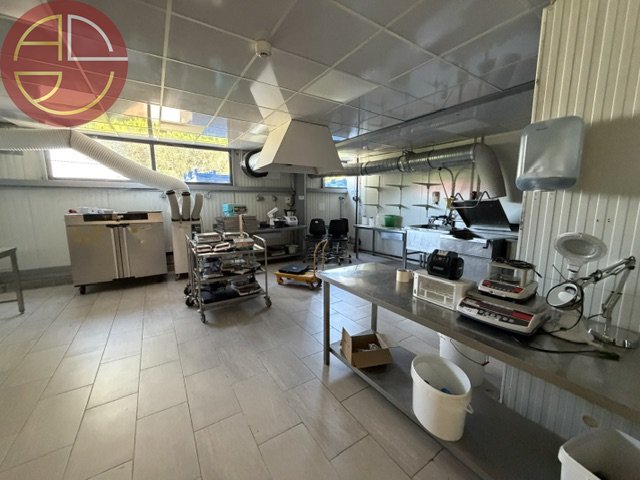 A vendre Entrepôt 1 200 m² Auzielle