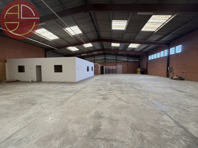 A vendre Entrepôt 2 600 m² Beauzelle