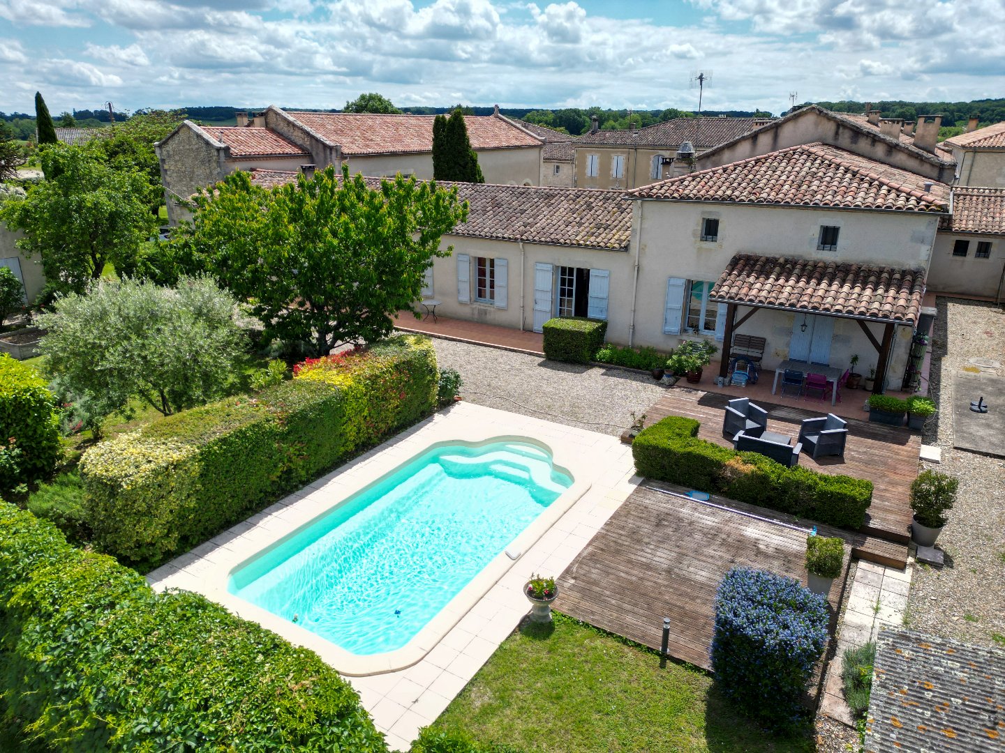 Demeure de ville et village