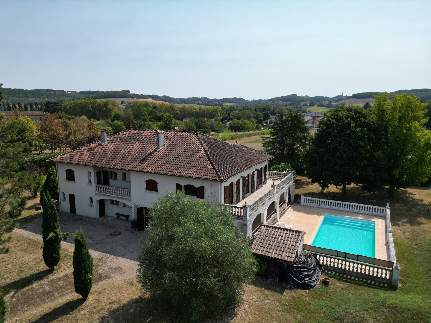 Maison 440m² — Vic-Fezensac