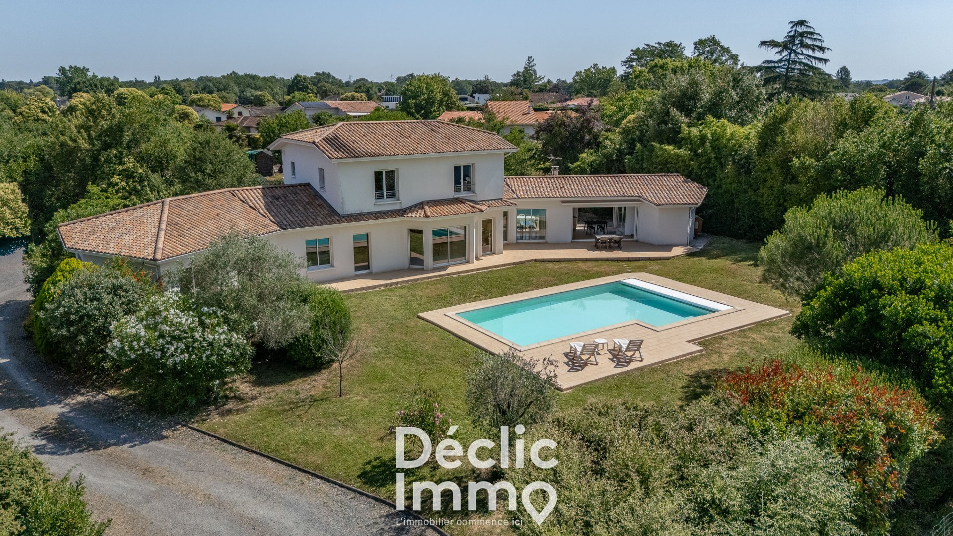 Maison 260m² — Latresne