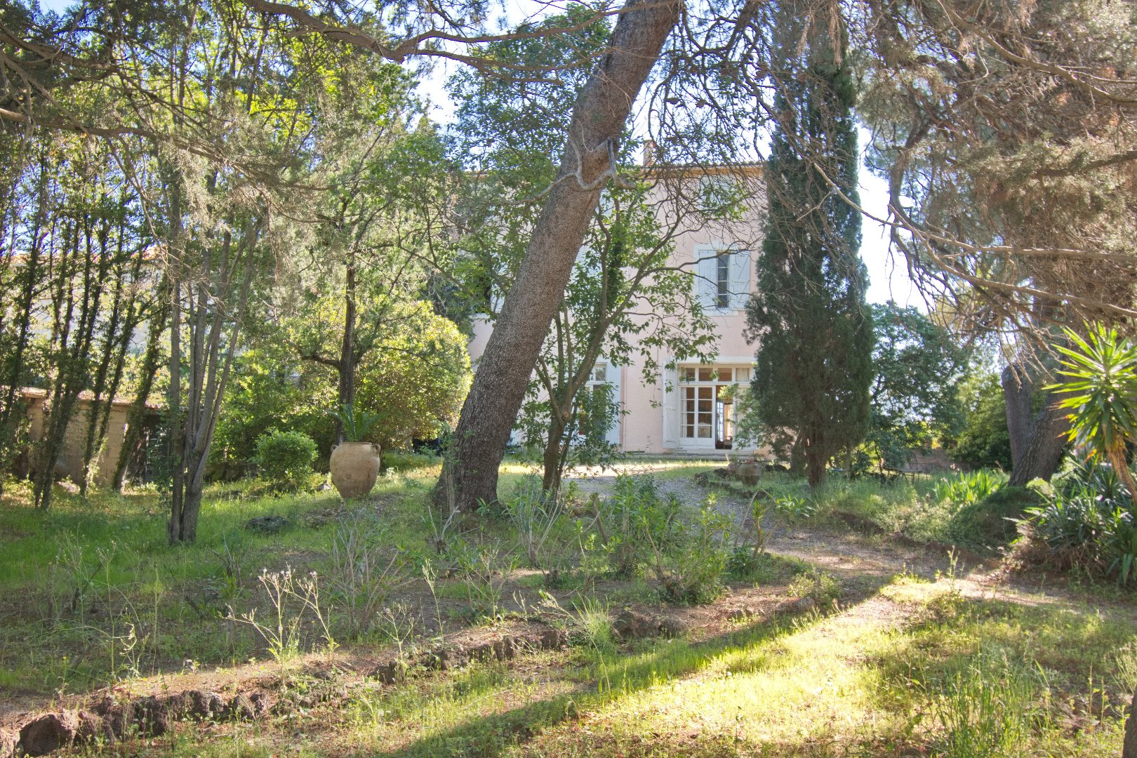 Demeure de ville et village