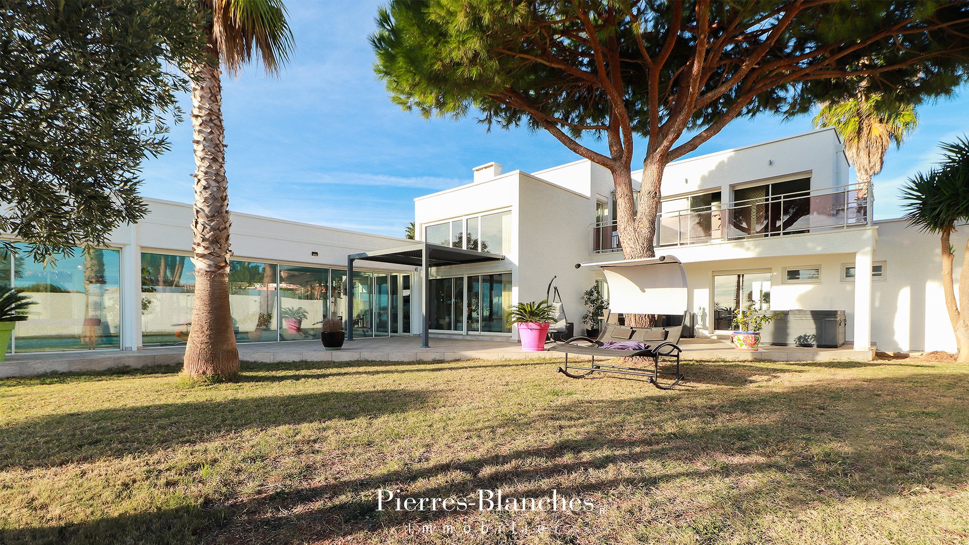 Agence immobilière de PIERRE BLANCHE IMMOBILIER