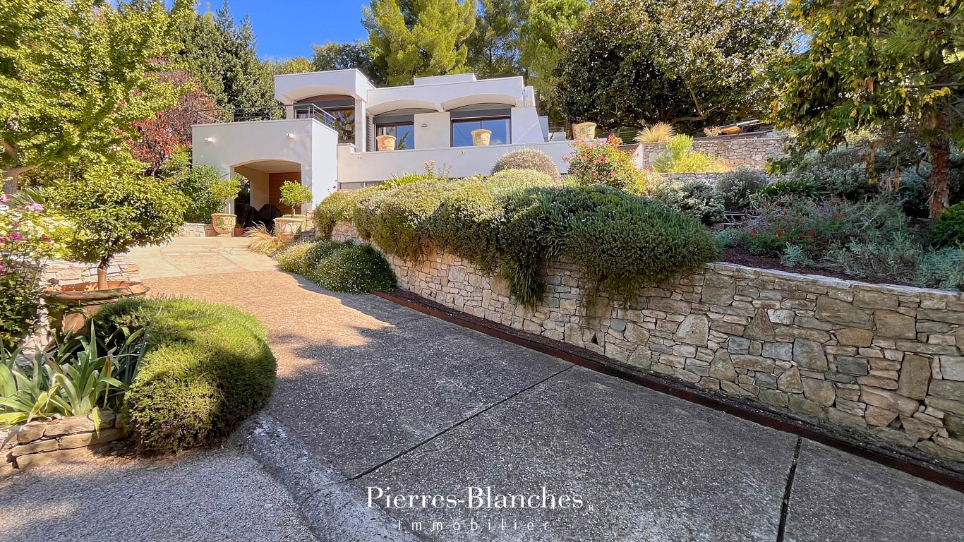 Agence immobilière de PIERRE BLANCHE IMMOBILIER