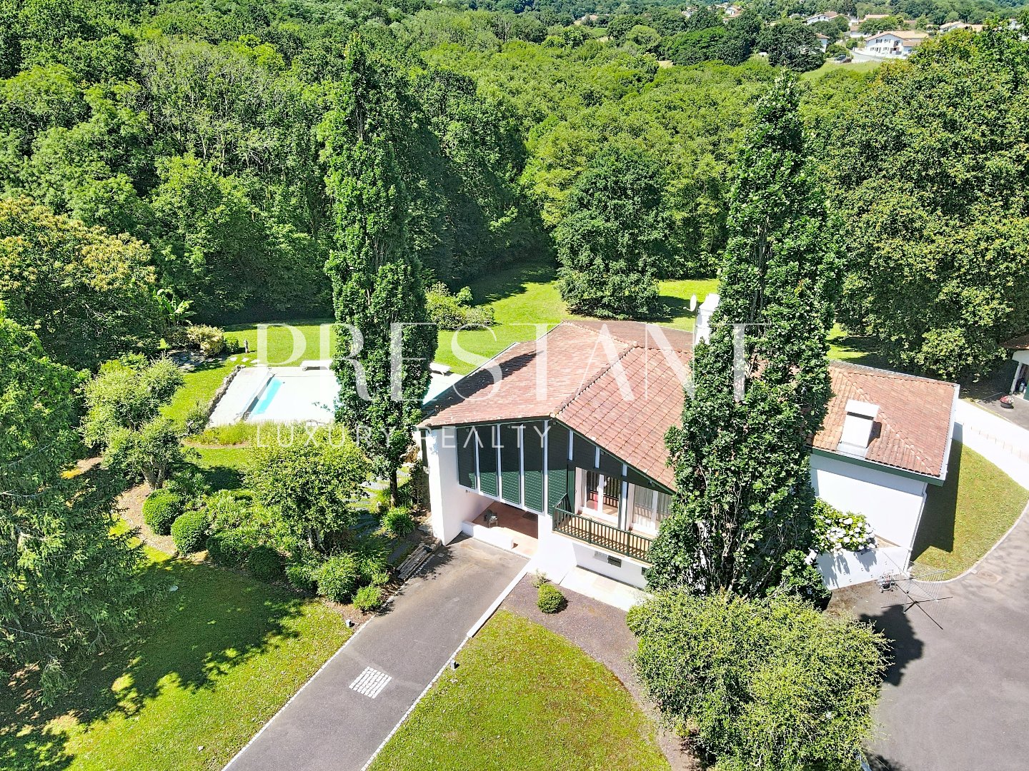 Maison 292m² — Mouguerre