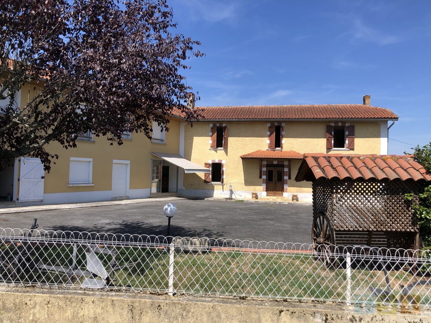 Maison et dépendances
