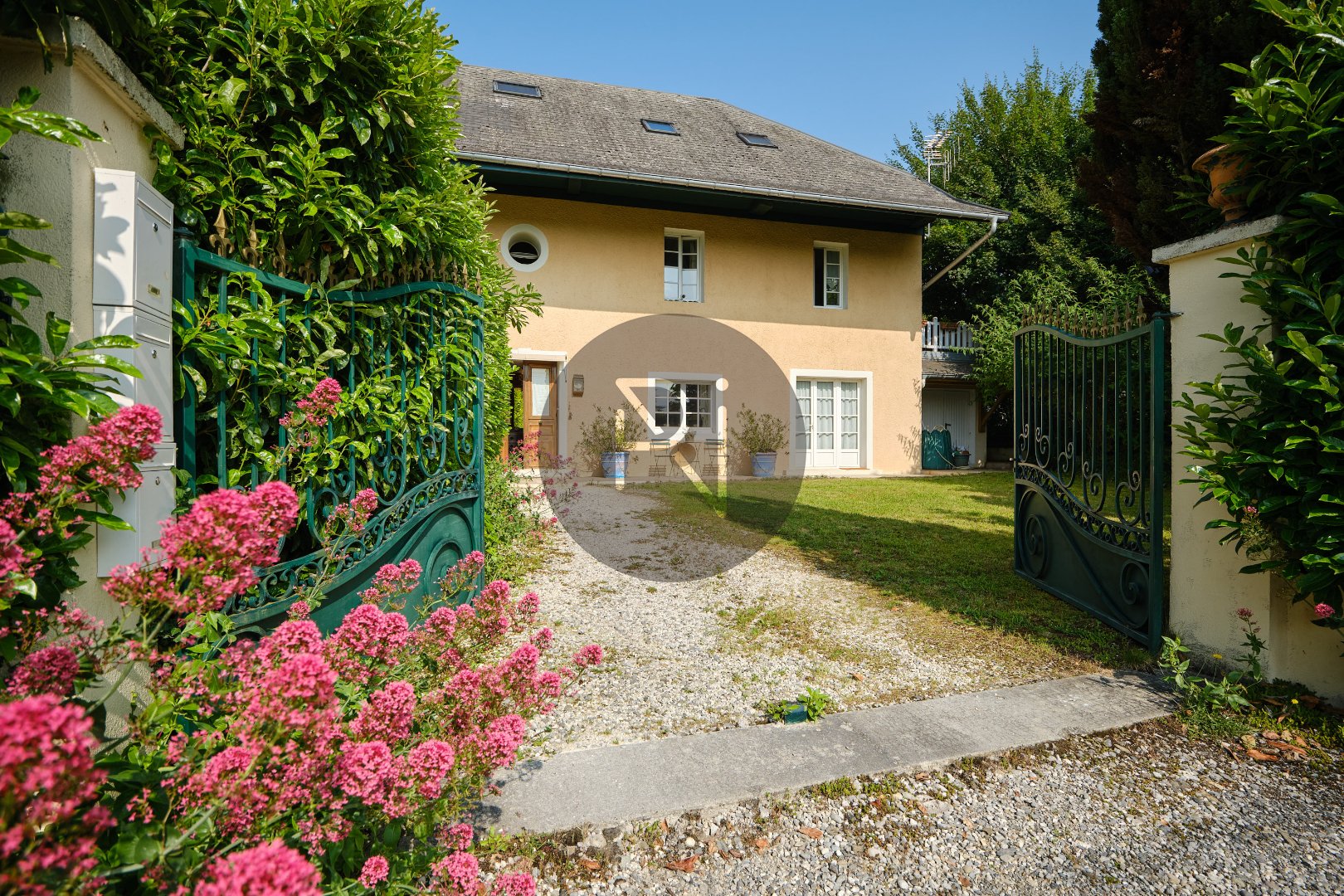 Maison 217m² — Poisy