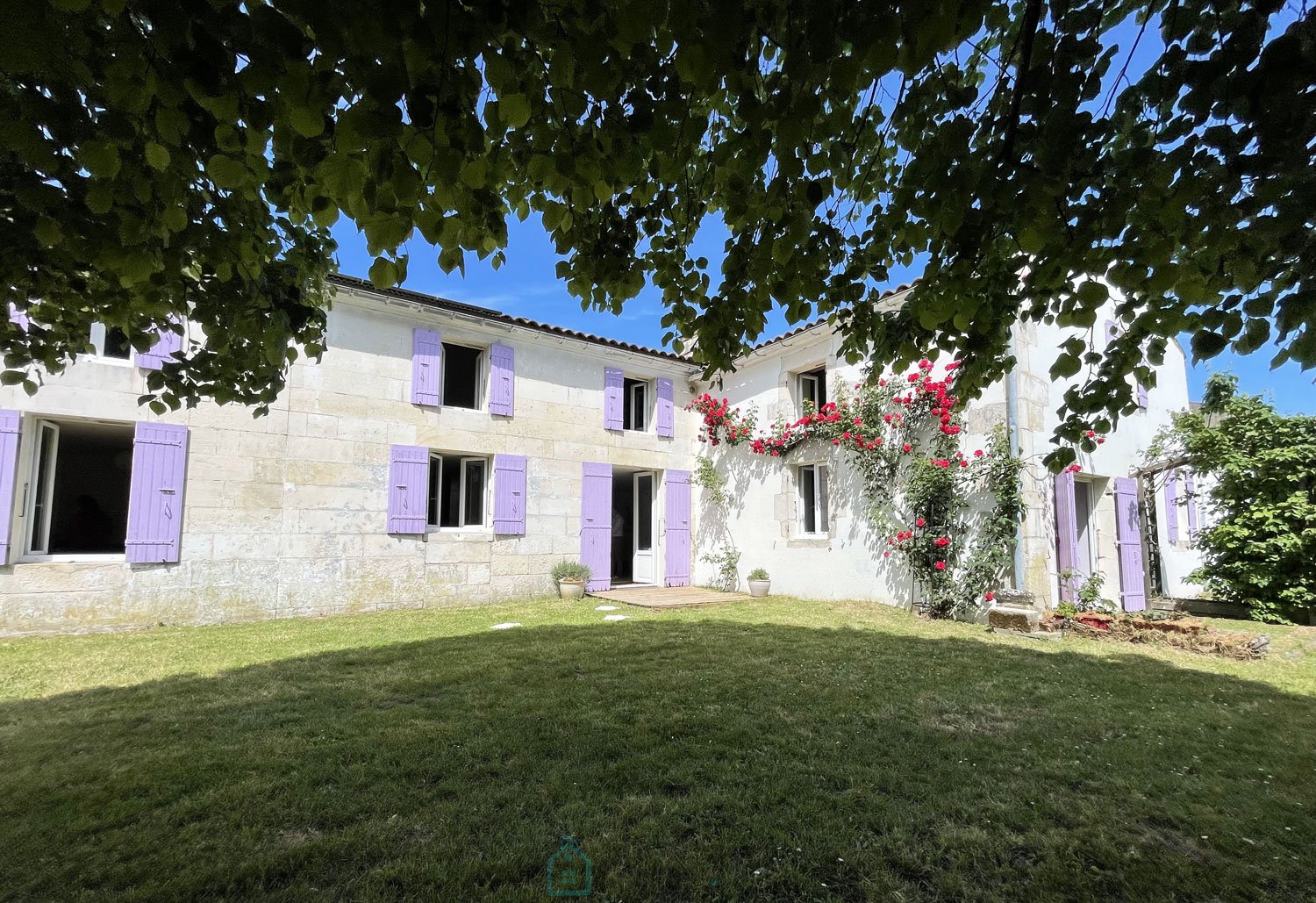 Maison 325m² — Nieul-lès-Saintes