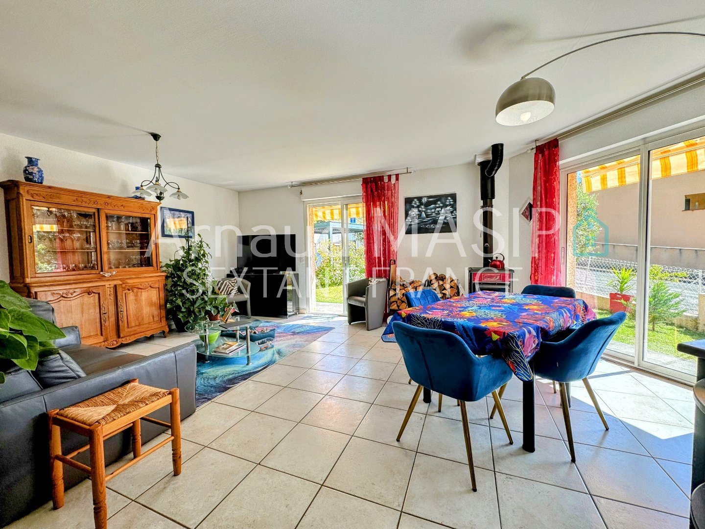 DETACHED 3-BED VILLA, DOUBLE GARAGE, TERRACE, SPACE FOR MOTOR HOME, ATTRACTIVE VIEW, QUIET LOCATION NEAR AMENITIES