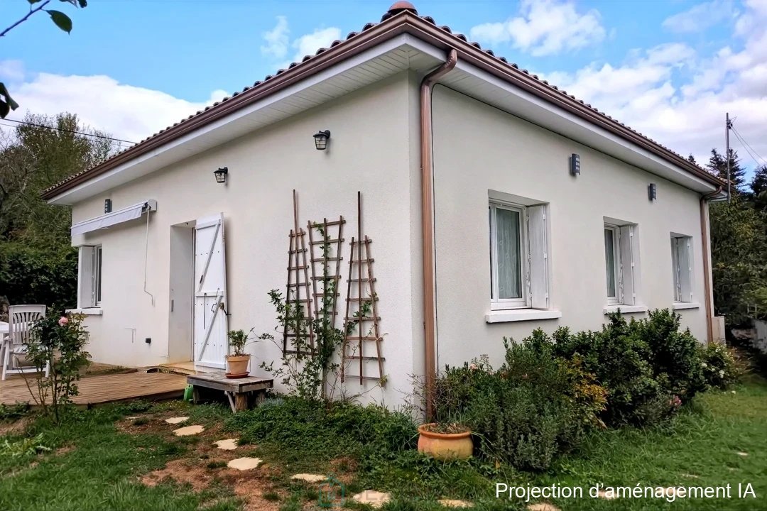 RENOVATED HOUSE WITH A LOVELY LITTLE GARDEN AND SOURCE
