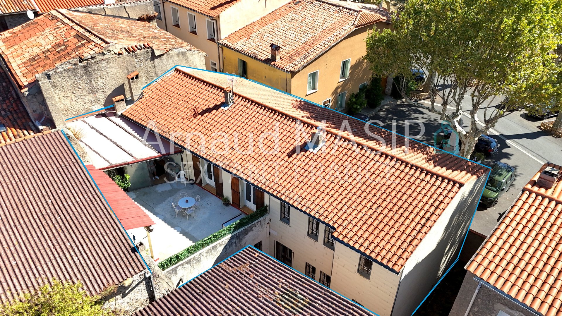 SPACIOUS, VERSATILE PROPERTY, 340m², VAST WORKSHOPS, 4-BED UPPER-FLOOR ACCOMMODATION, GARAGE, PRIVATE TERRASSE
