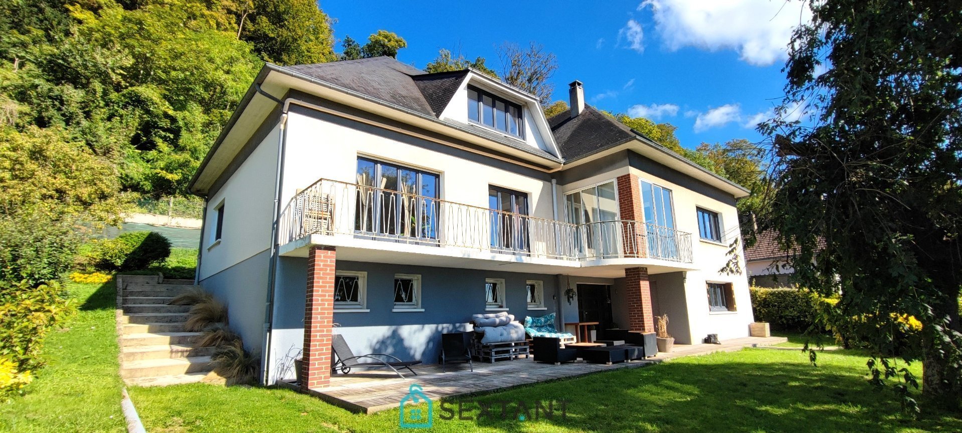 Character property of 280 m² – 5 bedrooms – Panoramic view – Not overlooked