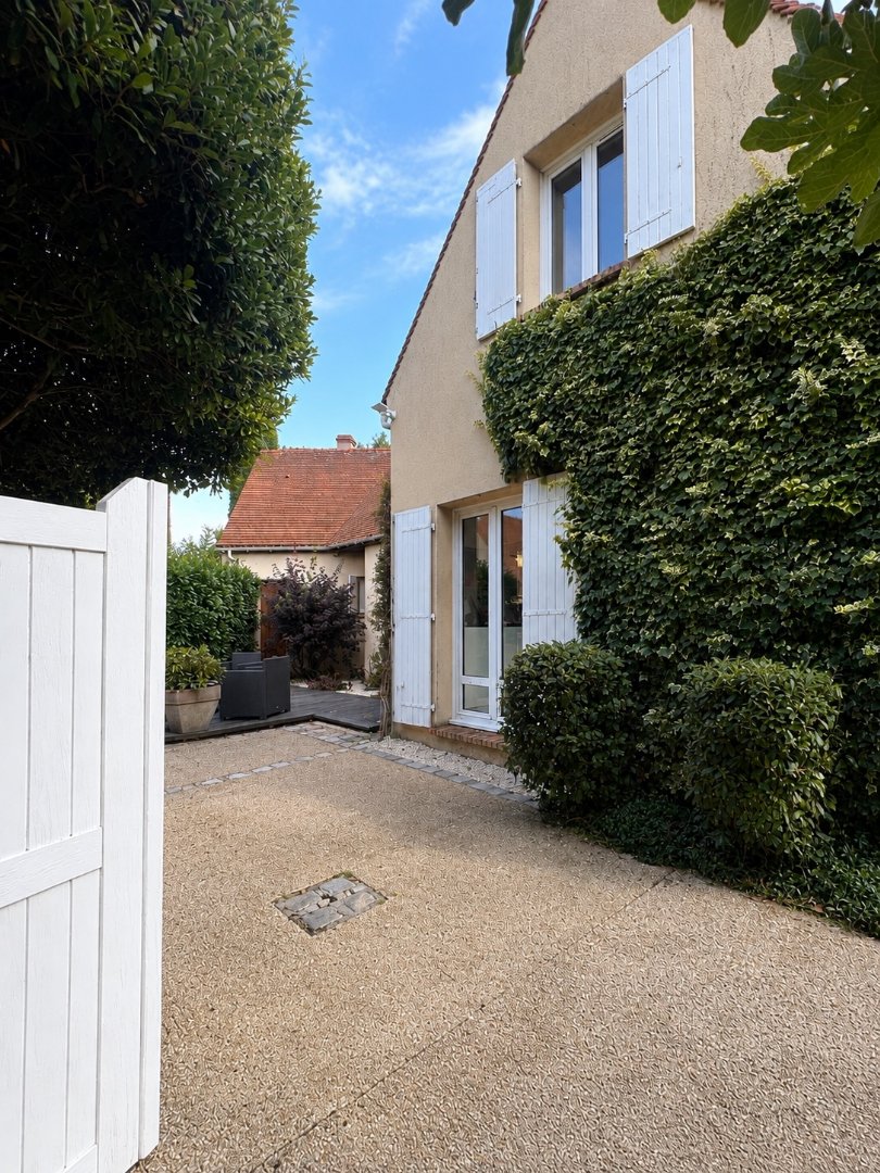 Maison 190m² — Buc
