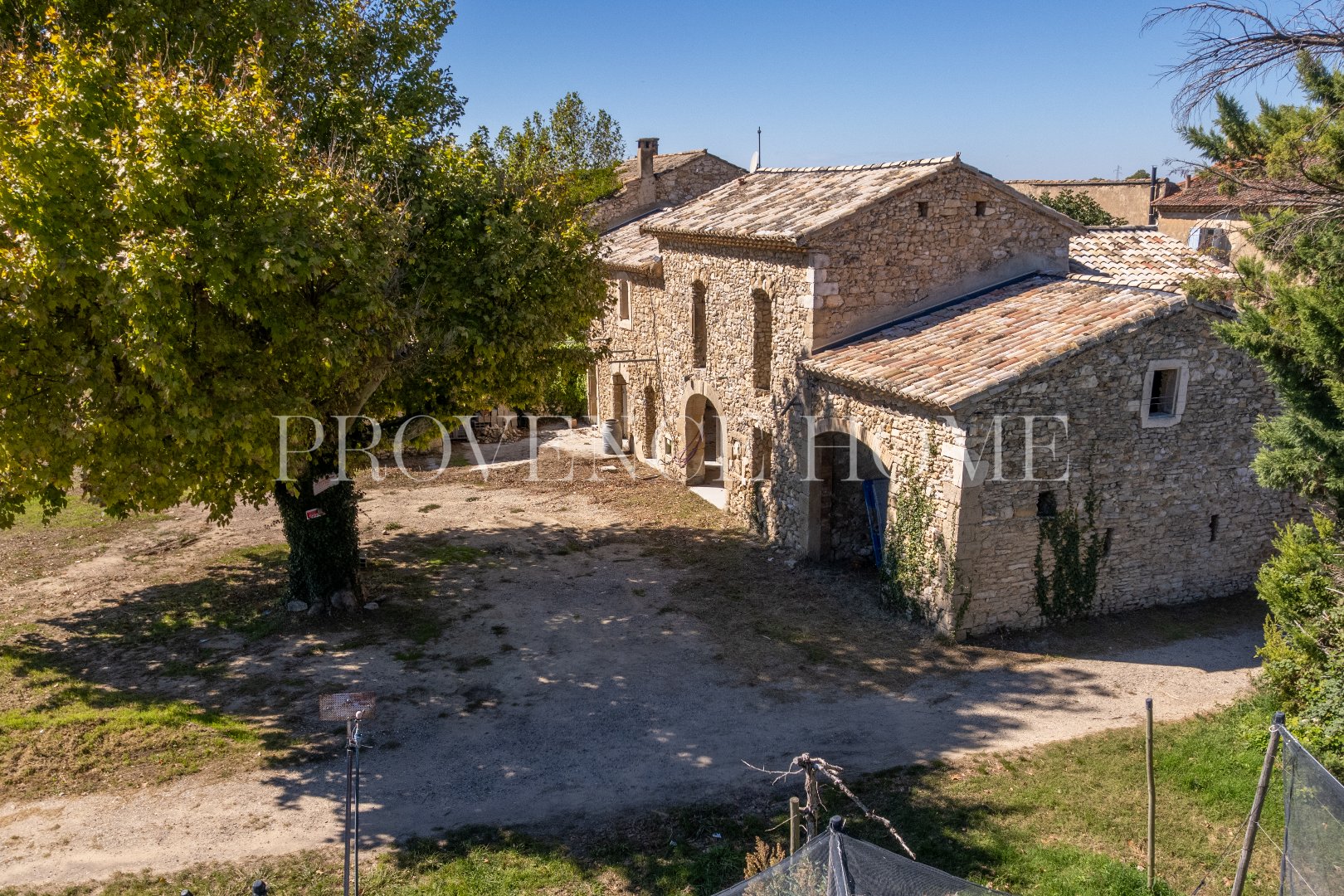Maison 470m² — Robion