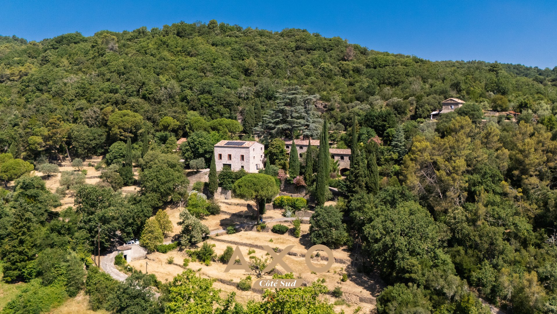 Maison et dépendances