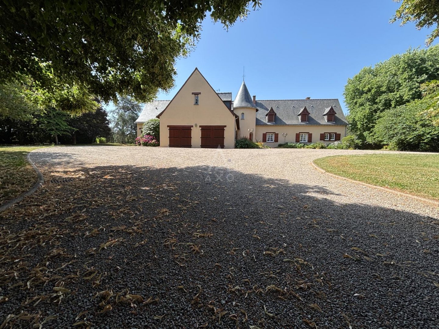 Maison 412m² — Miré
