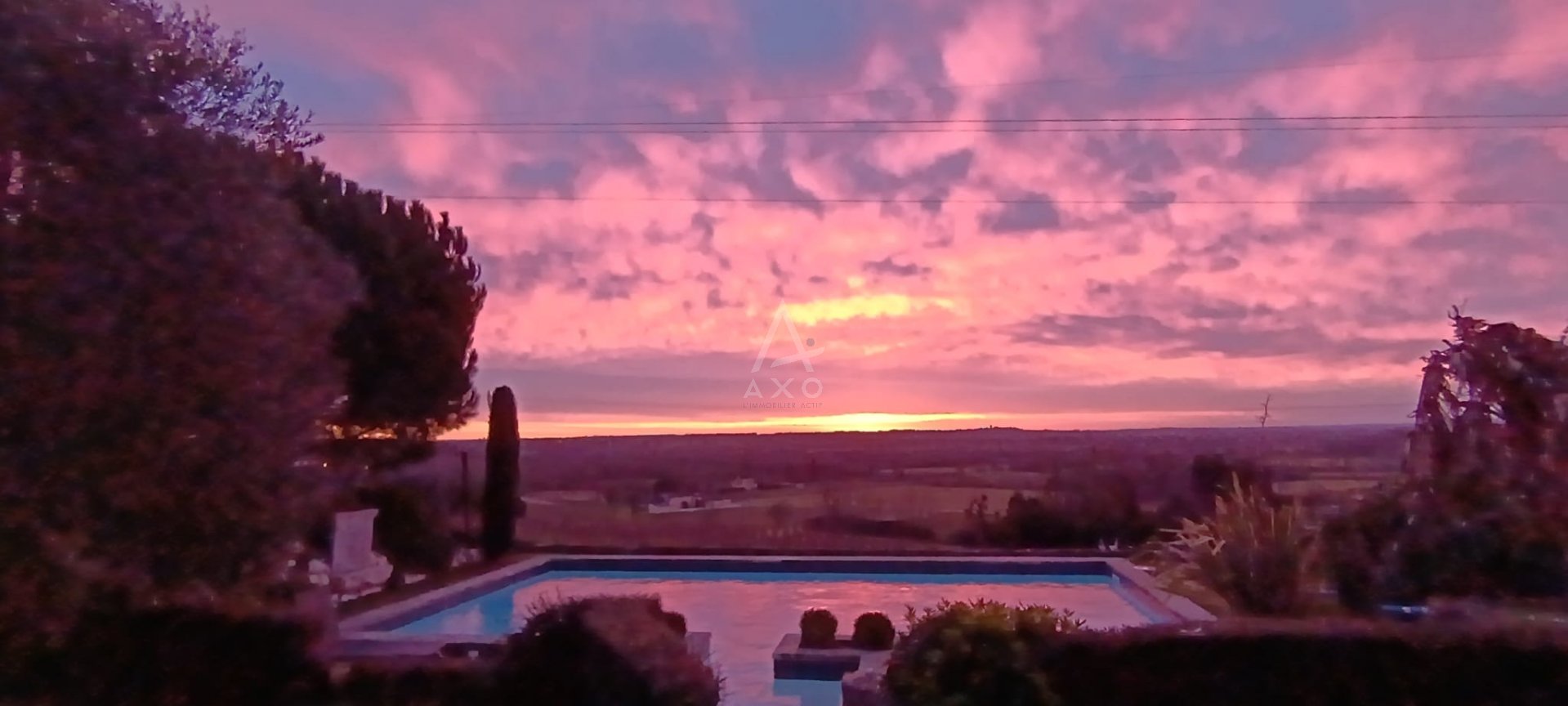 Maison 332m² — Bourg