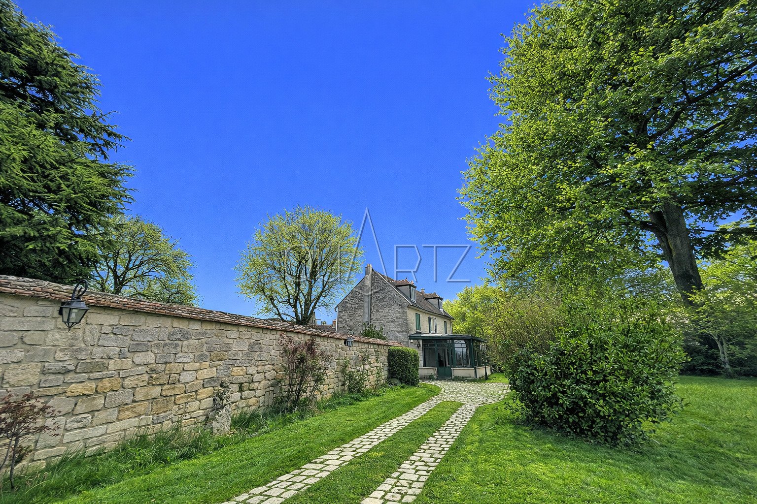 Maison 270m² — Haravilliers